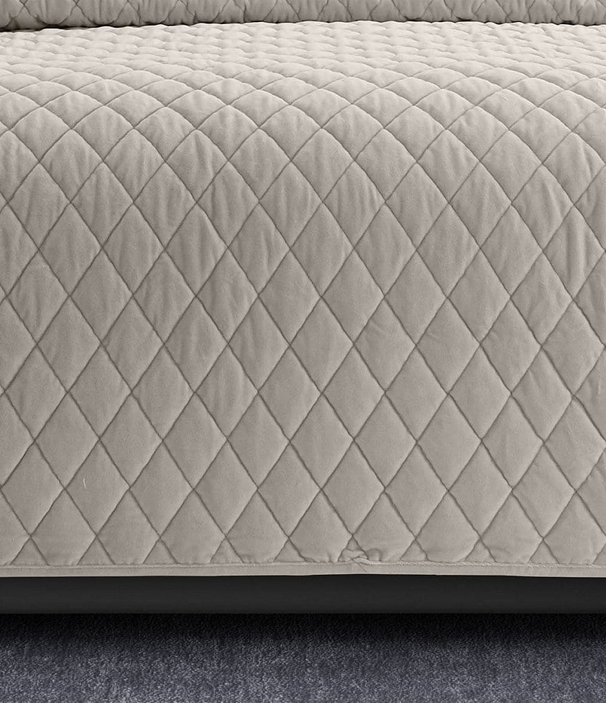 Vera Wang Diamond Velvet Quilt Mini Set