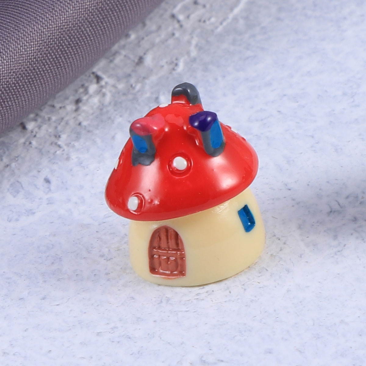 Mushroom House Micro Landscape Decoration Miniatures Terrarium mini house Decor DIY Lovely Mushroom Shaped Moss Ornaments Accessories (Extra Small Size, Red)