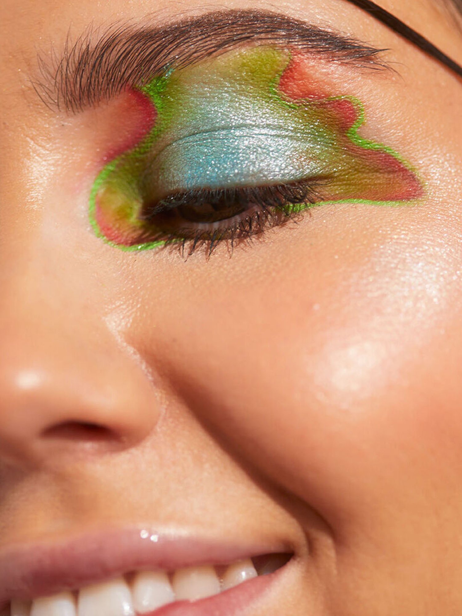 Makeup Revolution Disney Pixar's Finding Nemo Shadow Palette Finding Nemo - 16.2 gm