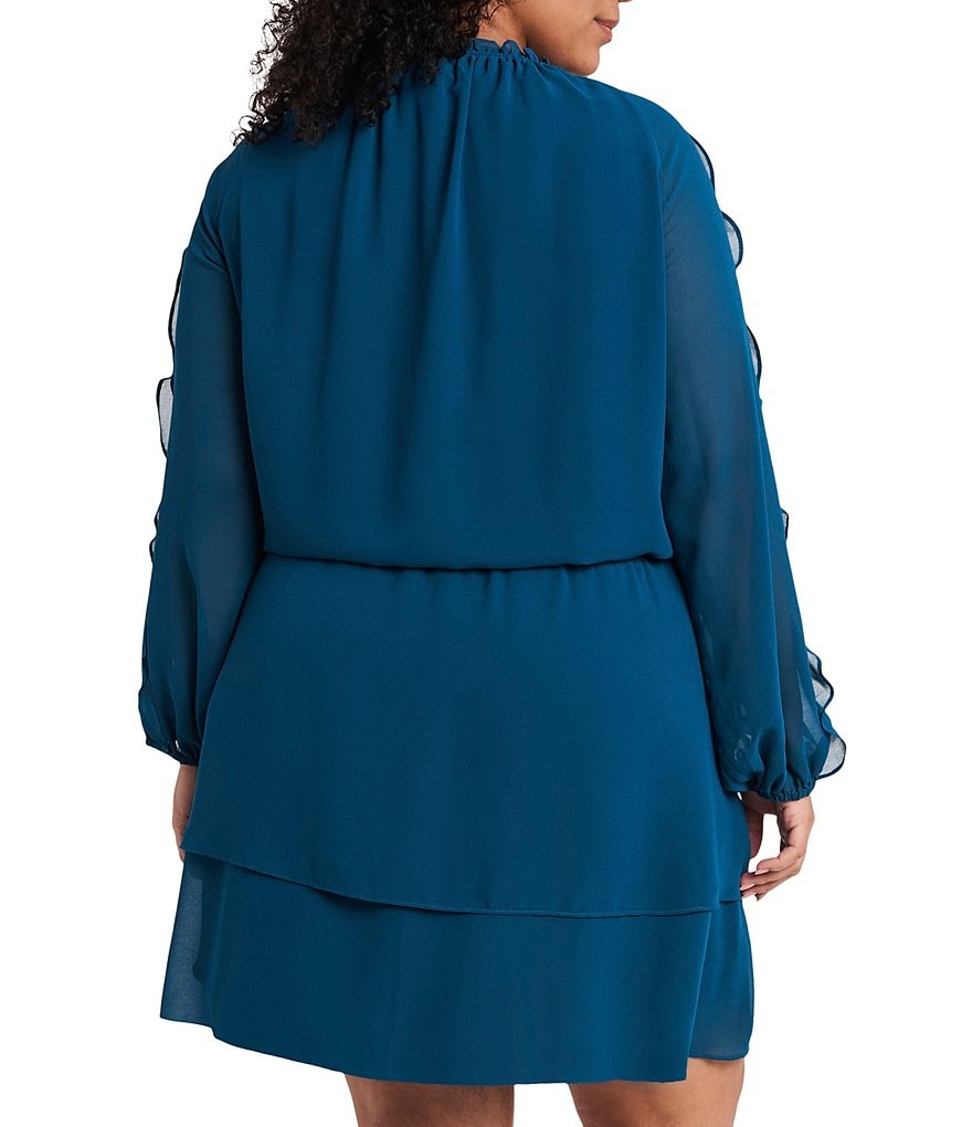 Jkara Plus V-Neck Short Sleeve Beaded Bodice Capelet Gown