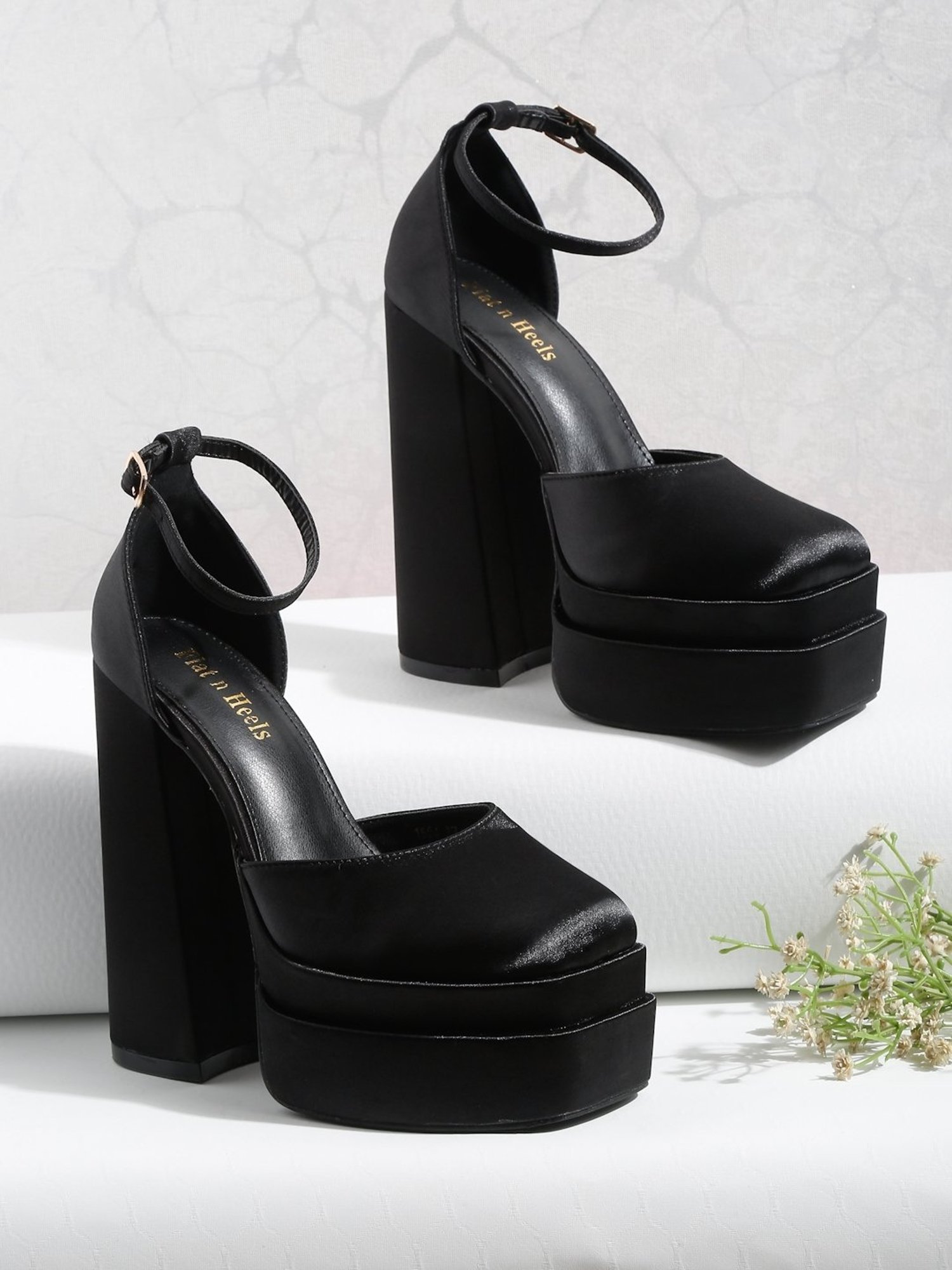 Flat N Heels Women's Black Ankle Strap Sandals