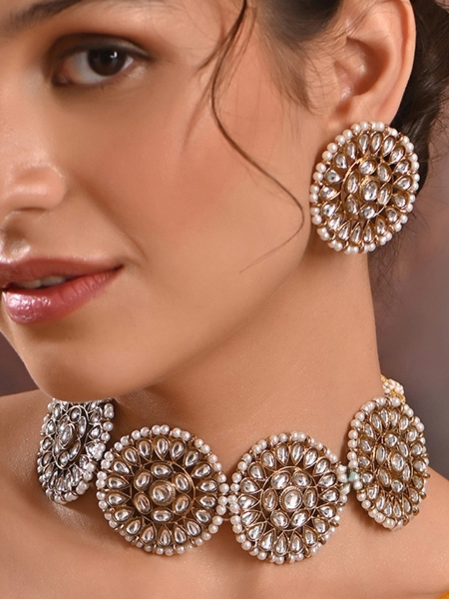 Fida Ethnic Indian White Jewellery Set