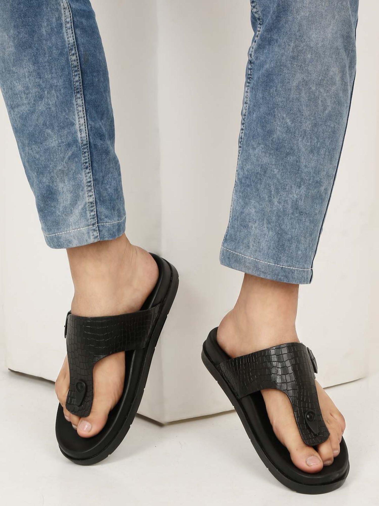 Teakwood Leathers Men's Black Thong Sandals