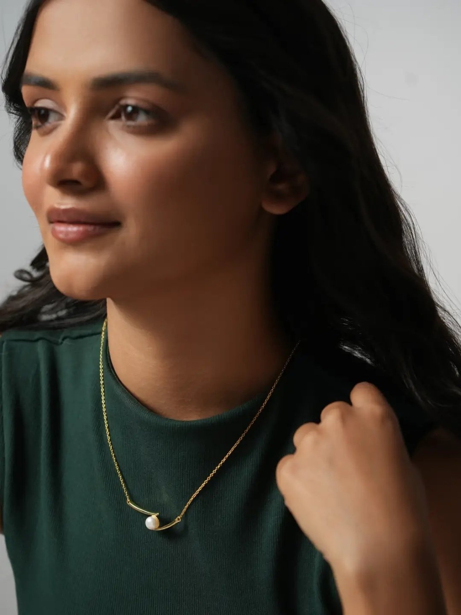 Mabel 92.5 Sterling Silver 18k Gold-Plated Asymmetric Pearl Bar Necklace