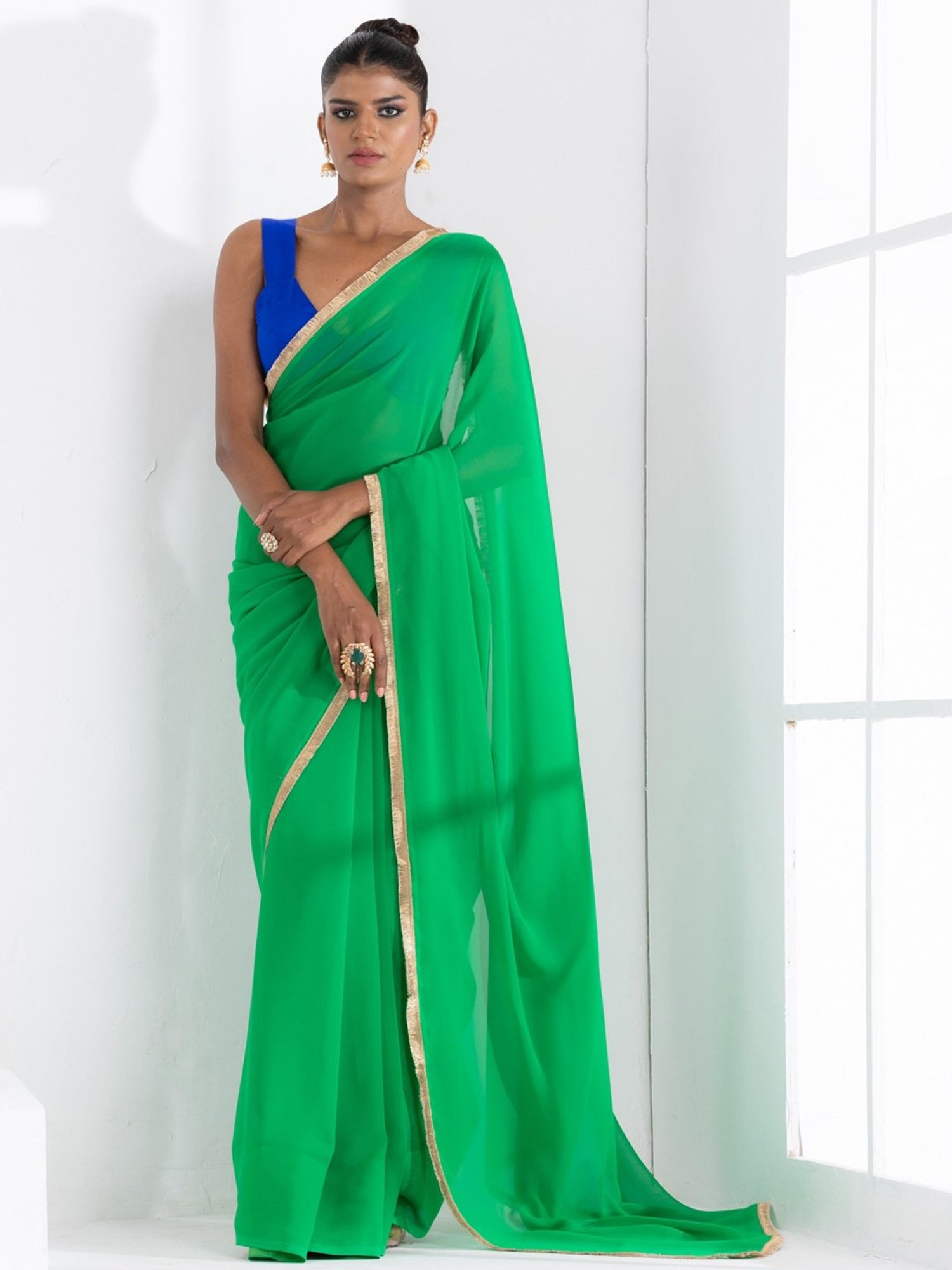 Swtantra Green Plain Saree With Unstitched Blouse