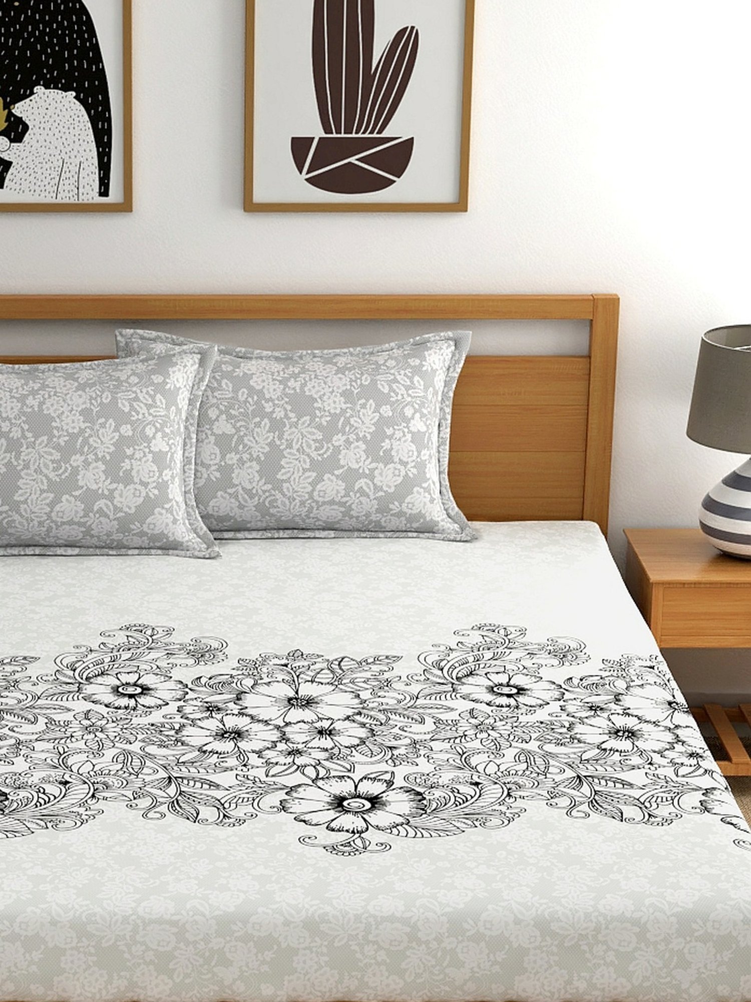 My Room Floral Black & White 140 TC Cotton Queen Bed Sheet with 2 Pillow Covers
