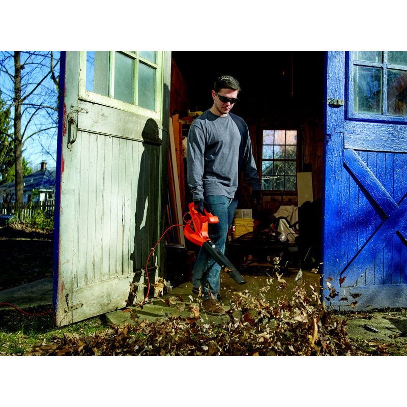 2-in-1 Convertible Pole Chainsaw - Earthwise