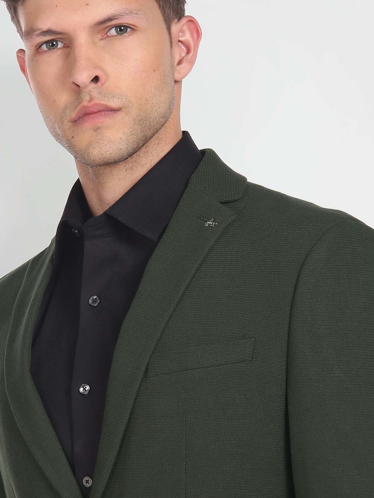 Arrow Sports Green Regular Fit Texture Waistcoat