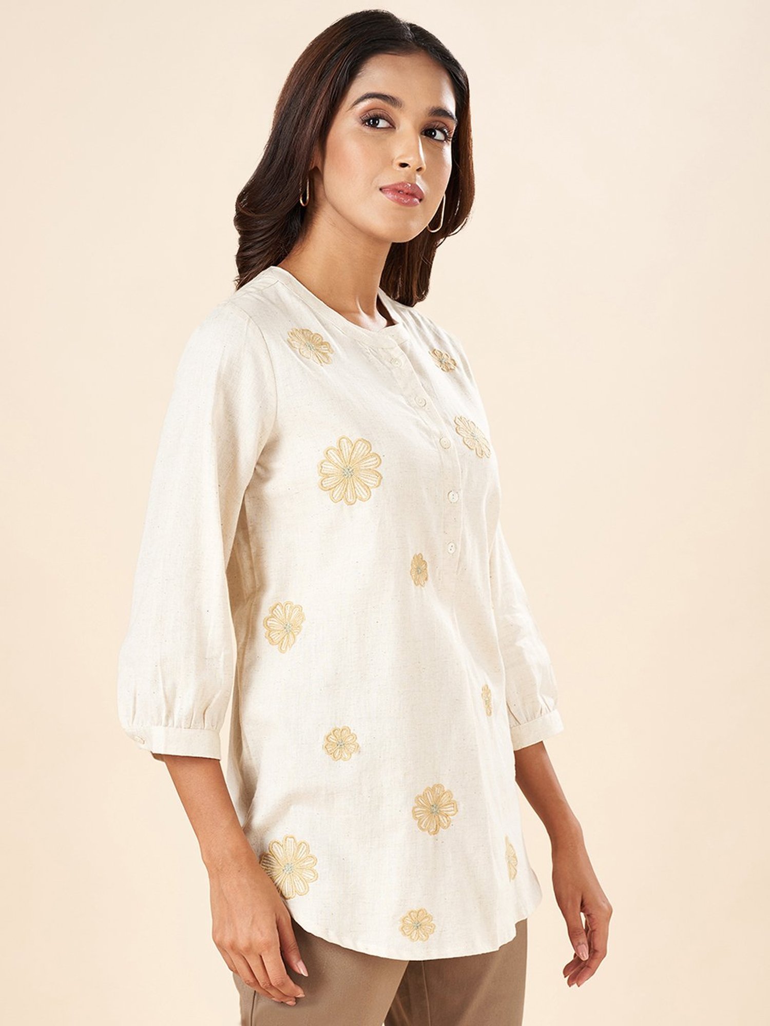 Akkriti by Pantaloons Off-White Cotton Embroidered Tunic