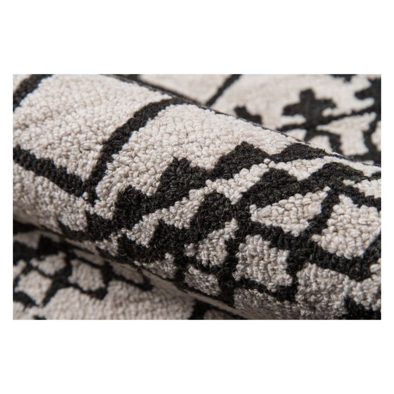 2'3"x8' Geometric Tufted Runner Gray - Momeni