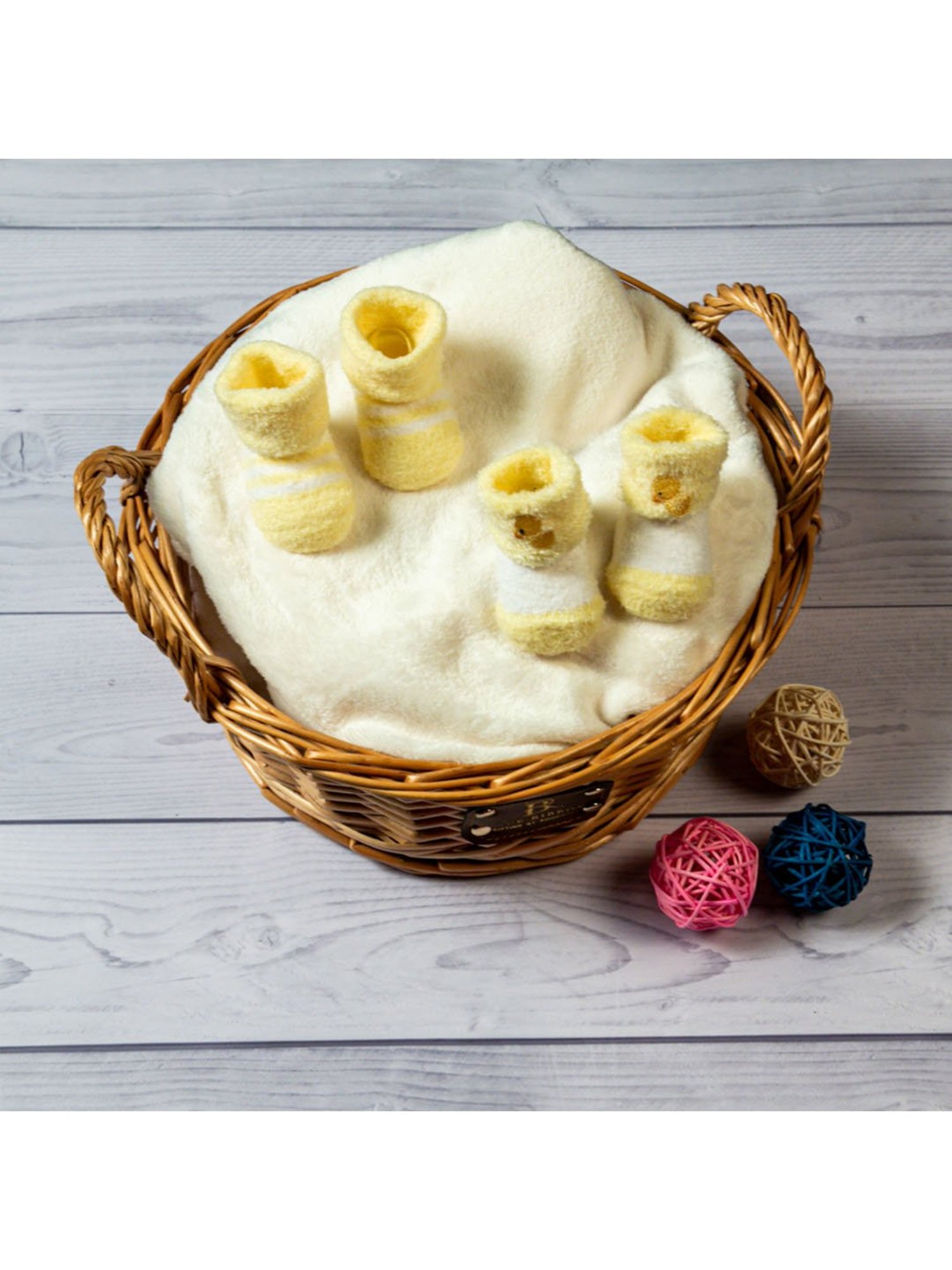 Baby Moo Vintage Ride Yellow Mattress with Fixed Neck Pillow and Bolsters