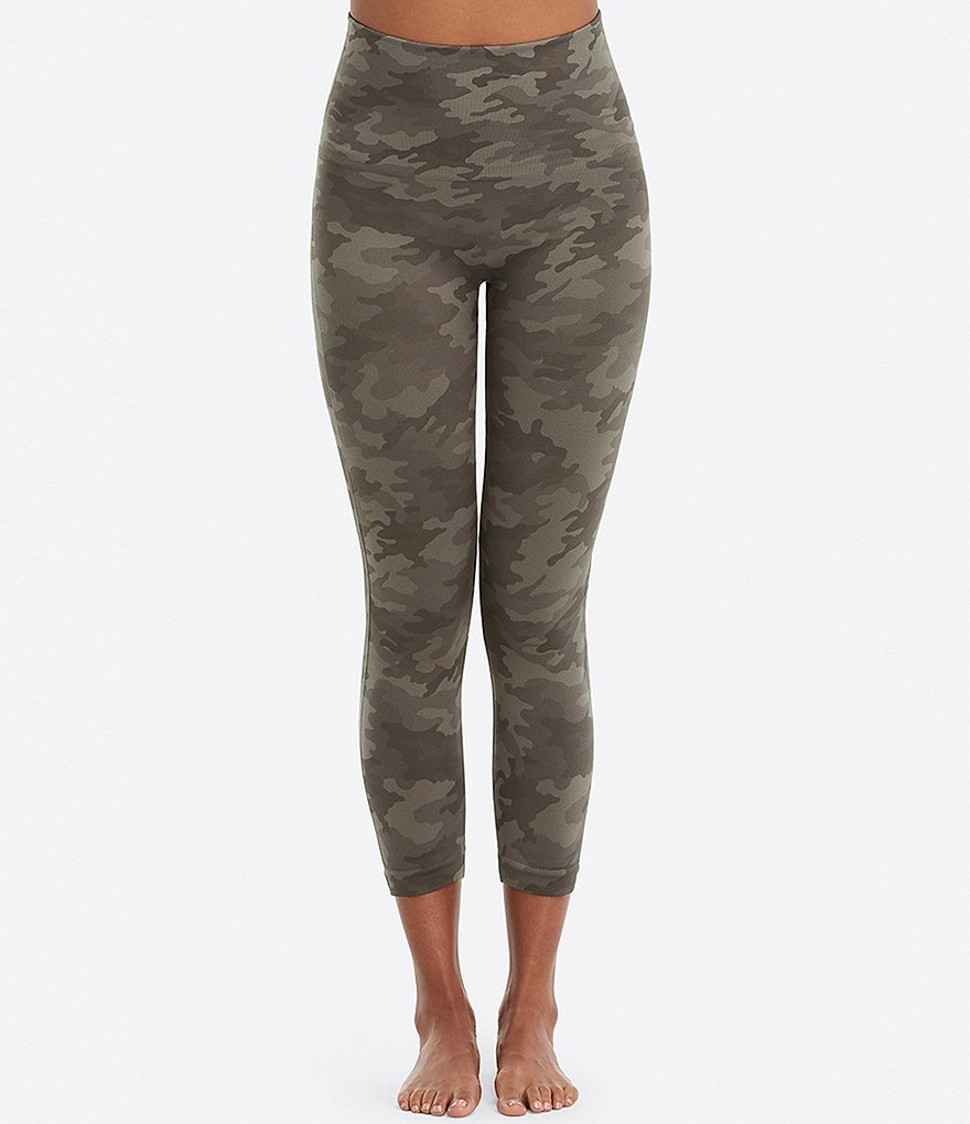 KENDALL + KYLIE Black High Rise Capris