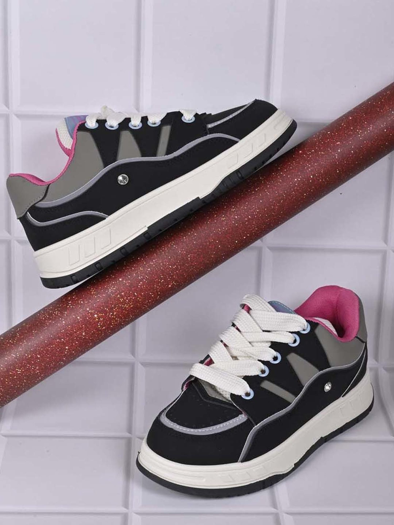 Jove Women's Black Casual Sneakers