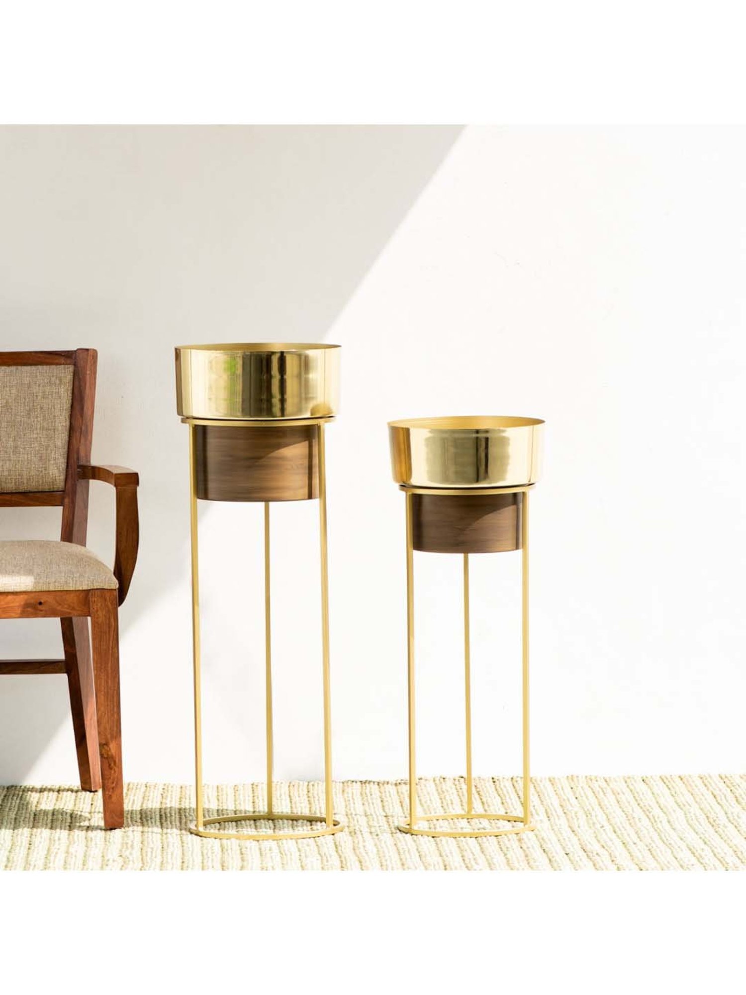 THE DECOR REMEDY Shiny Gold & Antique Brown Iron Isabella Planter with Stand - Set of 2