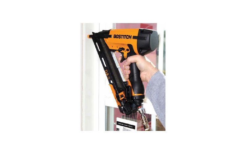 Bostitch DA1564K-R 15-Gauge 2-1/2 in. Oil-Free Angled Finish Nailer Kit