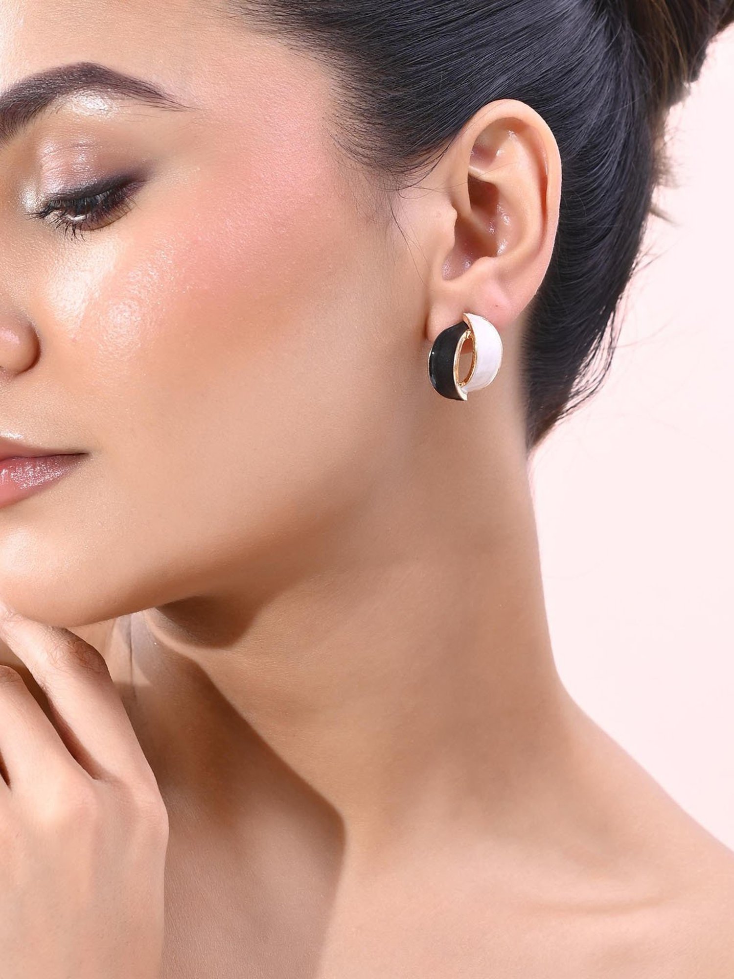 VOJ Gold-Plated Korean Style Black and White Studs Earrings for Women