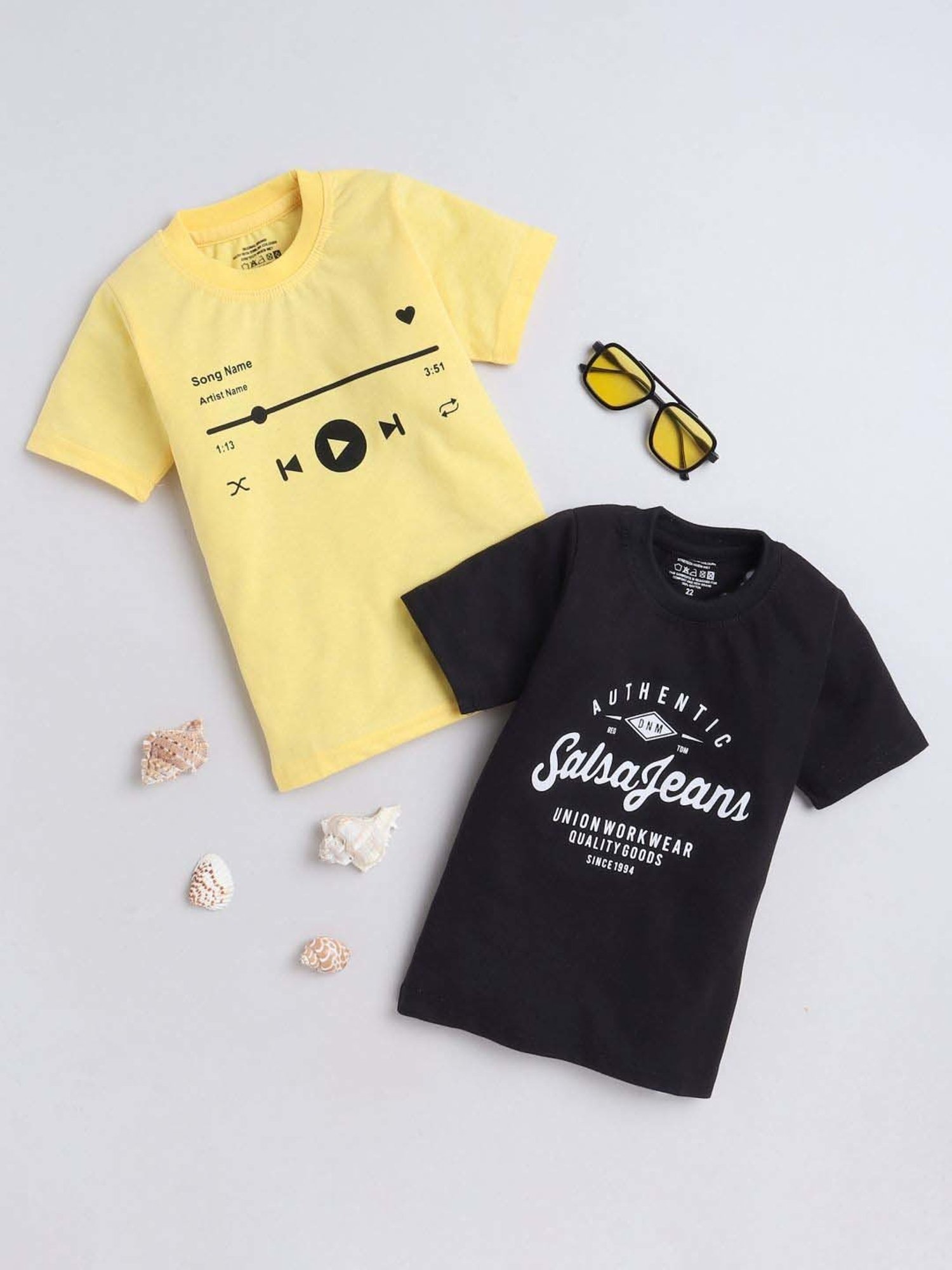 Fourfolds Unisex Black & Yellow Printed T-Shirt