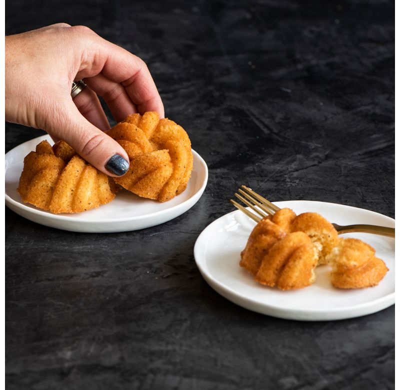 Fat Daddio's Anodized Aluminum Round Cheesecake Pan w/ Removable Bottom, 9 x 3"