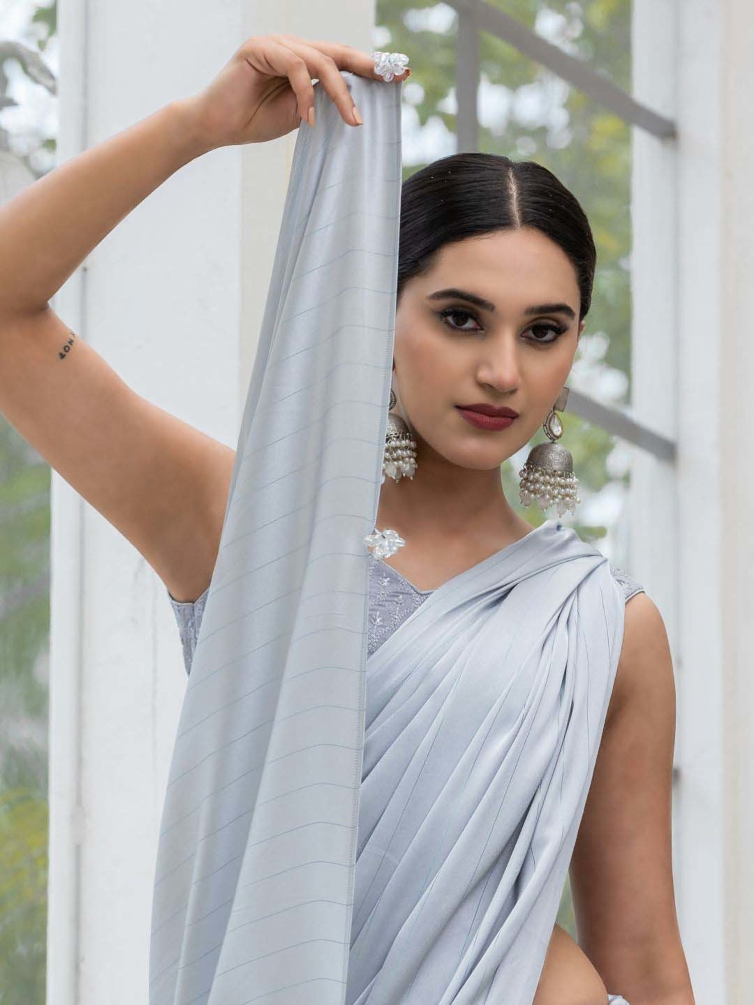 Swtantra Grey Striped Saree With Unstitched Blouse
