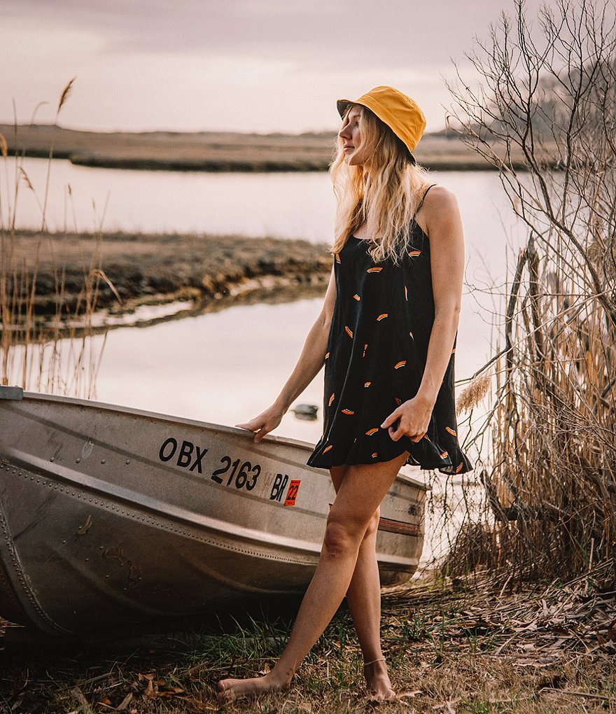 Volcom OBX Netflix Outer Banks Good Time Bucket Hat