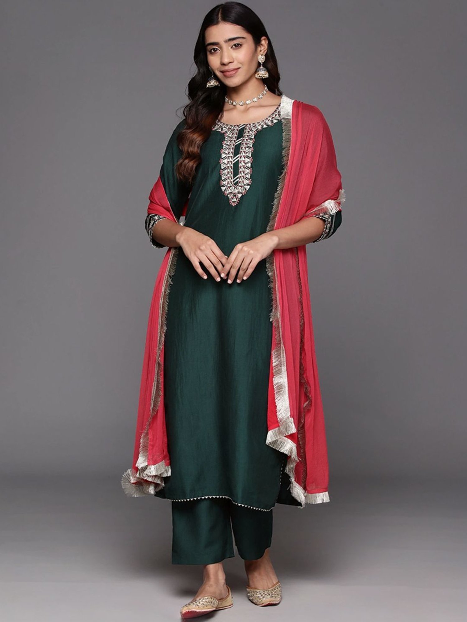 Varanga Green Embroidered Kurta Pant Set With Dupatta