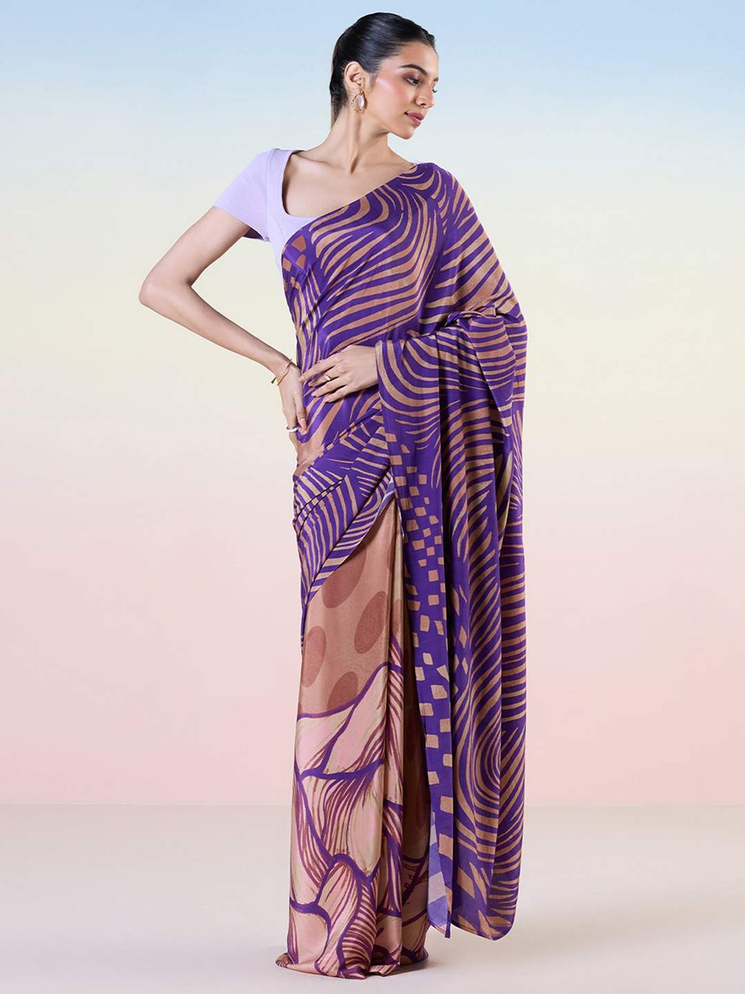 navyasa by liva Purple & Brown Printed Saree With Unstitched Blouse