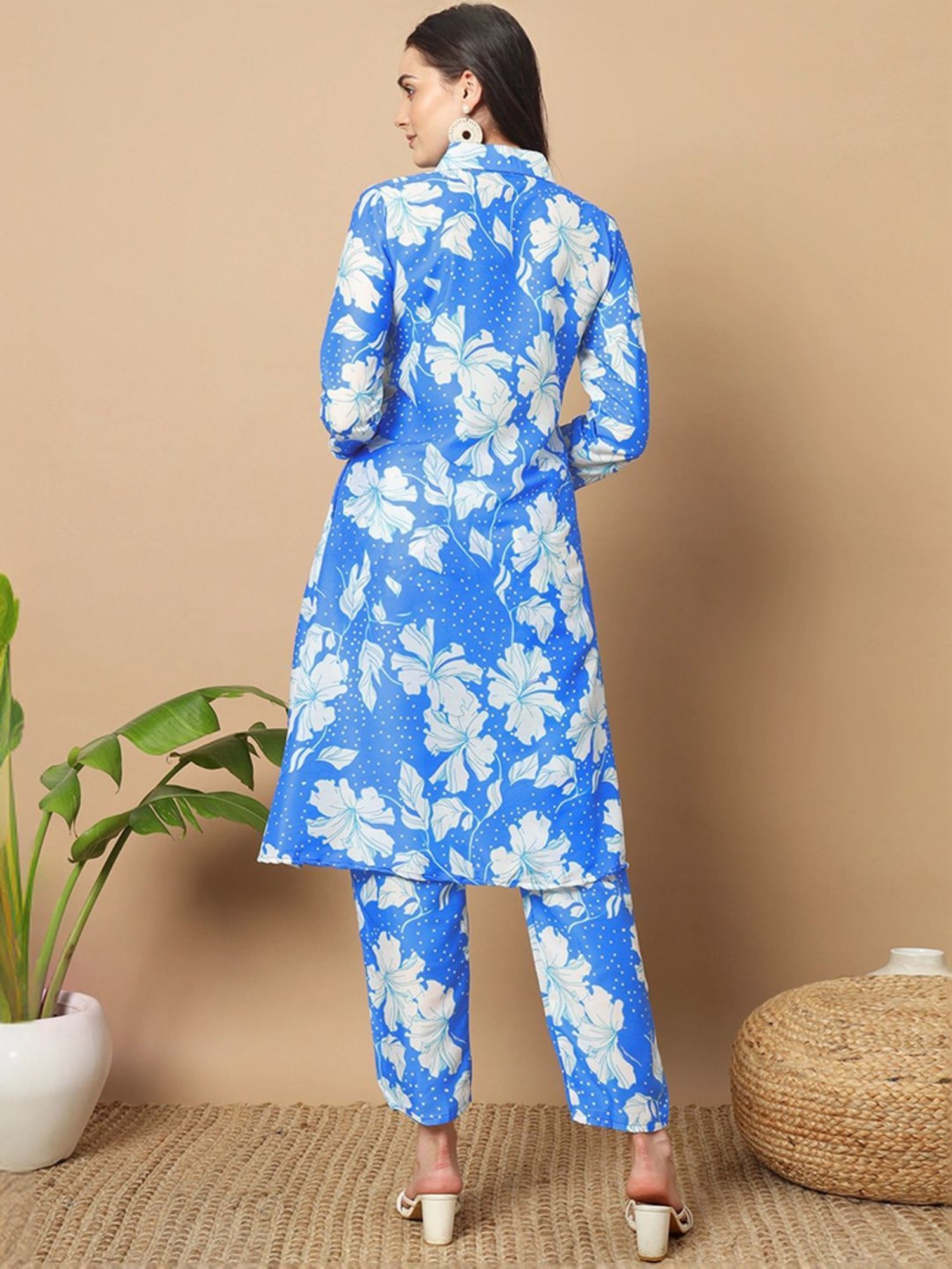 Skylee Blue Floral Print Kurta Pant Set