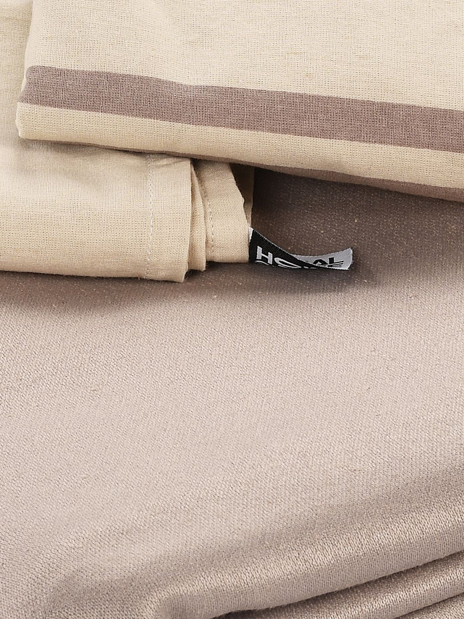 Saral Home Abstract Beige 155 TC Cotton Double Sized Bed Sheet with 2 Pillow Covers