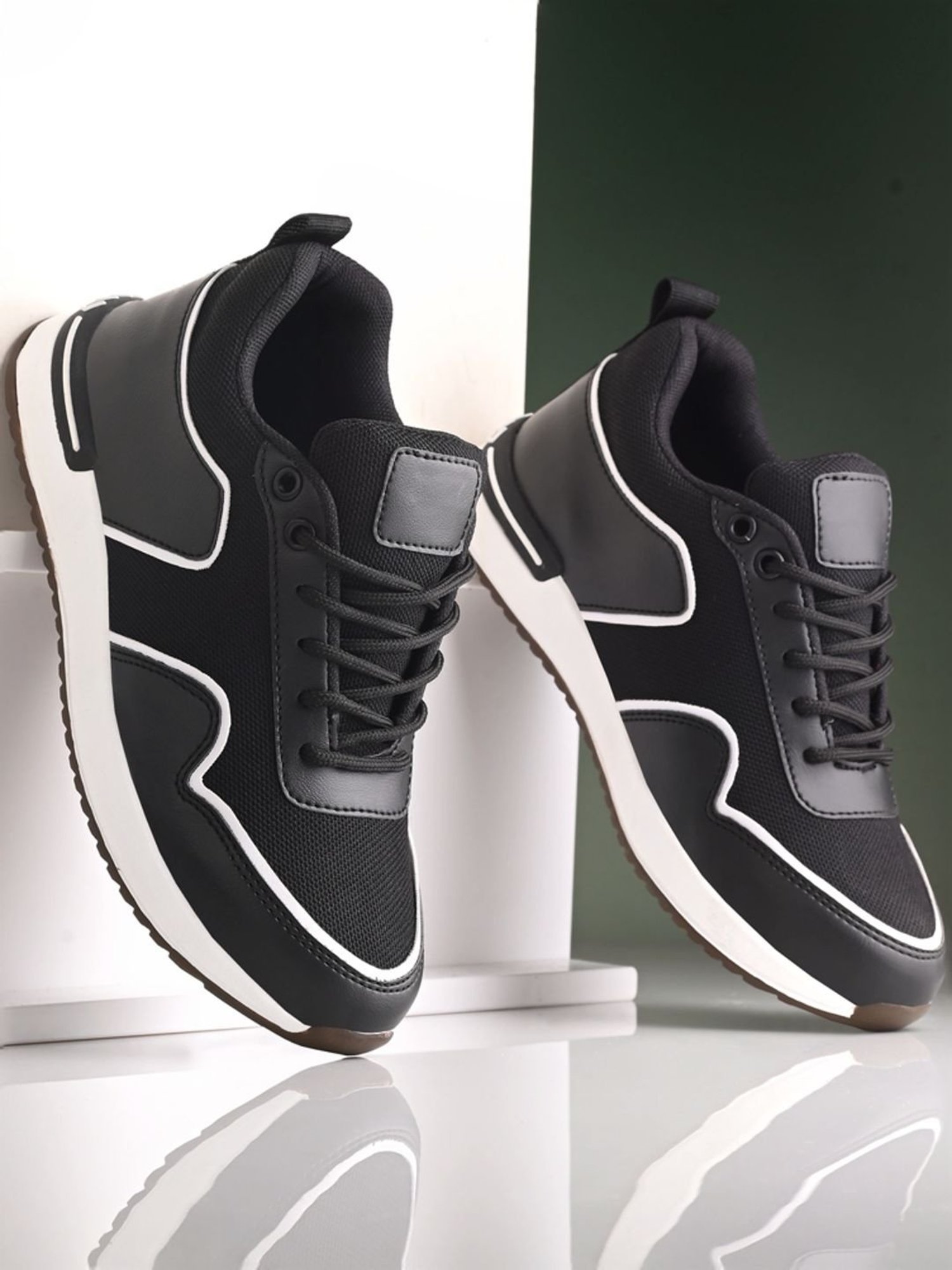 Giorgio Women's Black Running Shoes