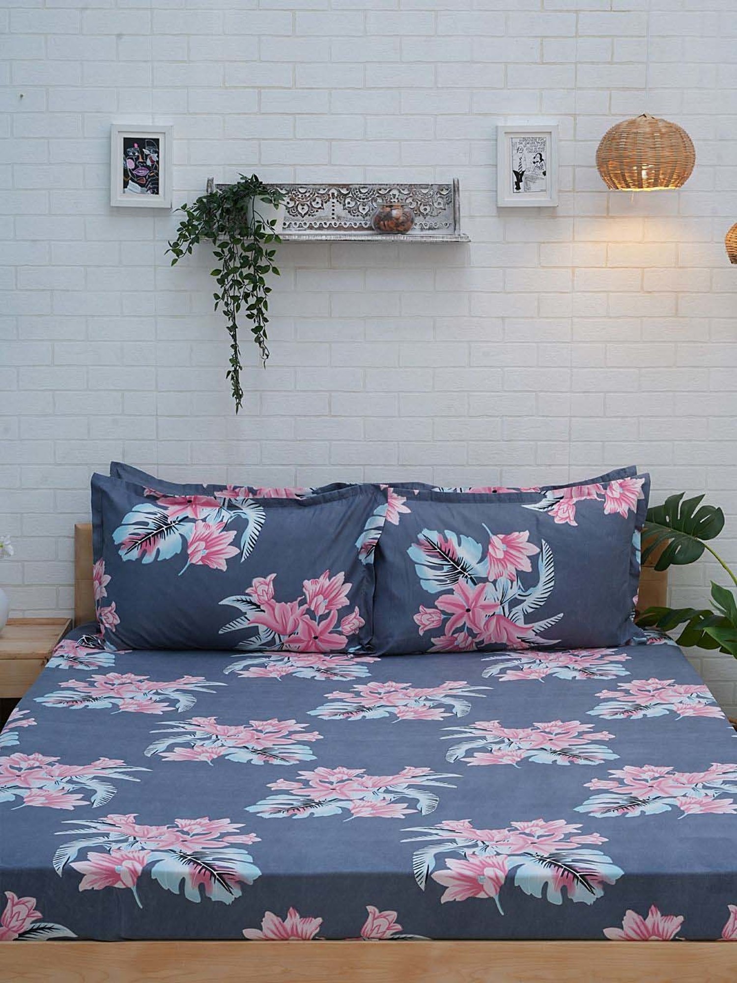 Ariana Grey Microfibre 140 TC Queen Bedsheet with 2 Pillow Covers