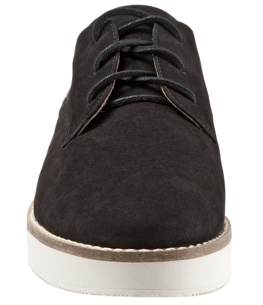 SoftWalk Willis Embossed Soft Leather Oxford Sneakers