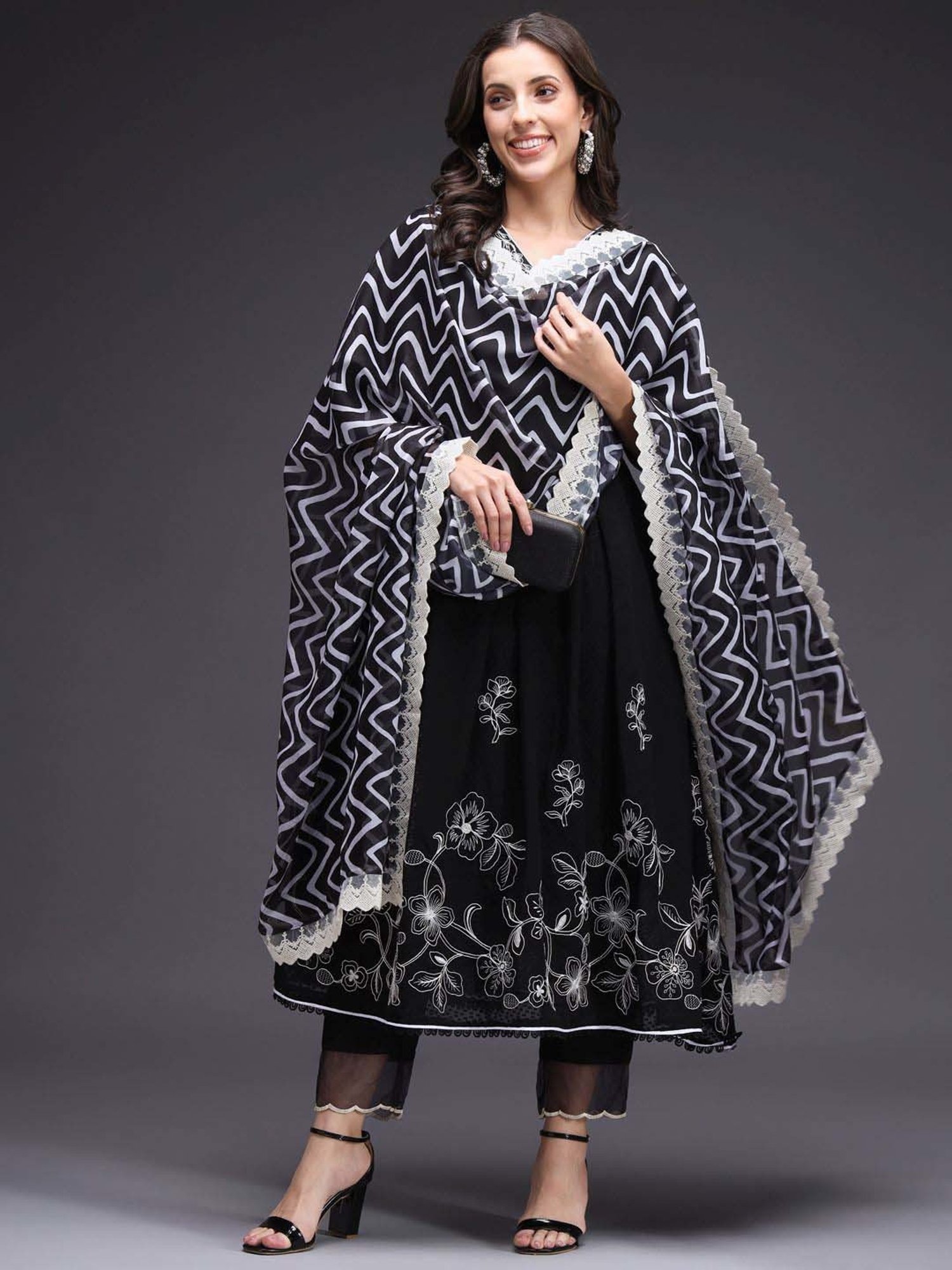 Heeposh Black Embroidered Kurta Pant Set With Dupatta