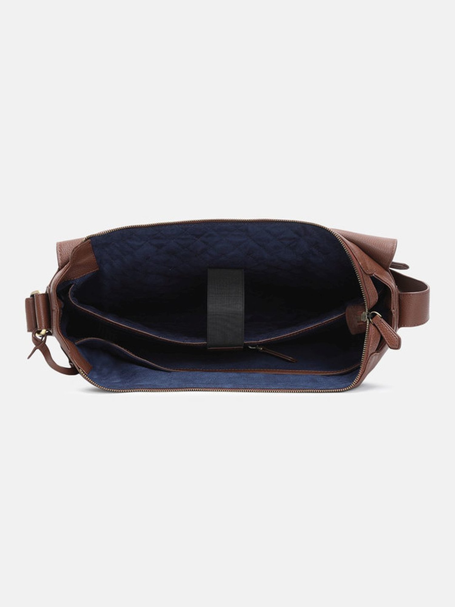 BAGATT Novara Magnet Leather Solid Laptop Messenger Bag