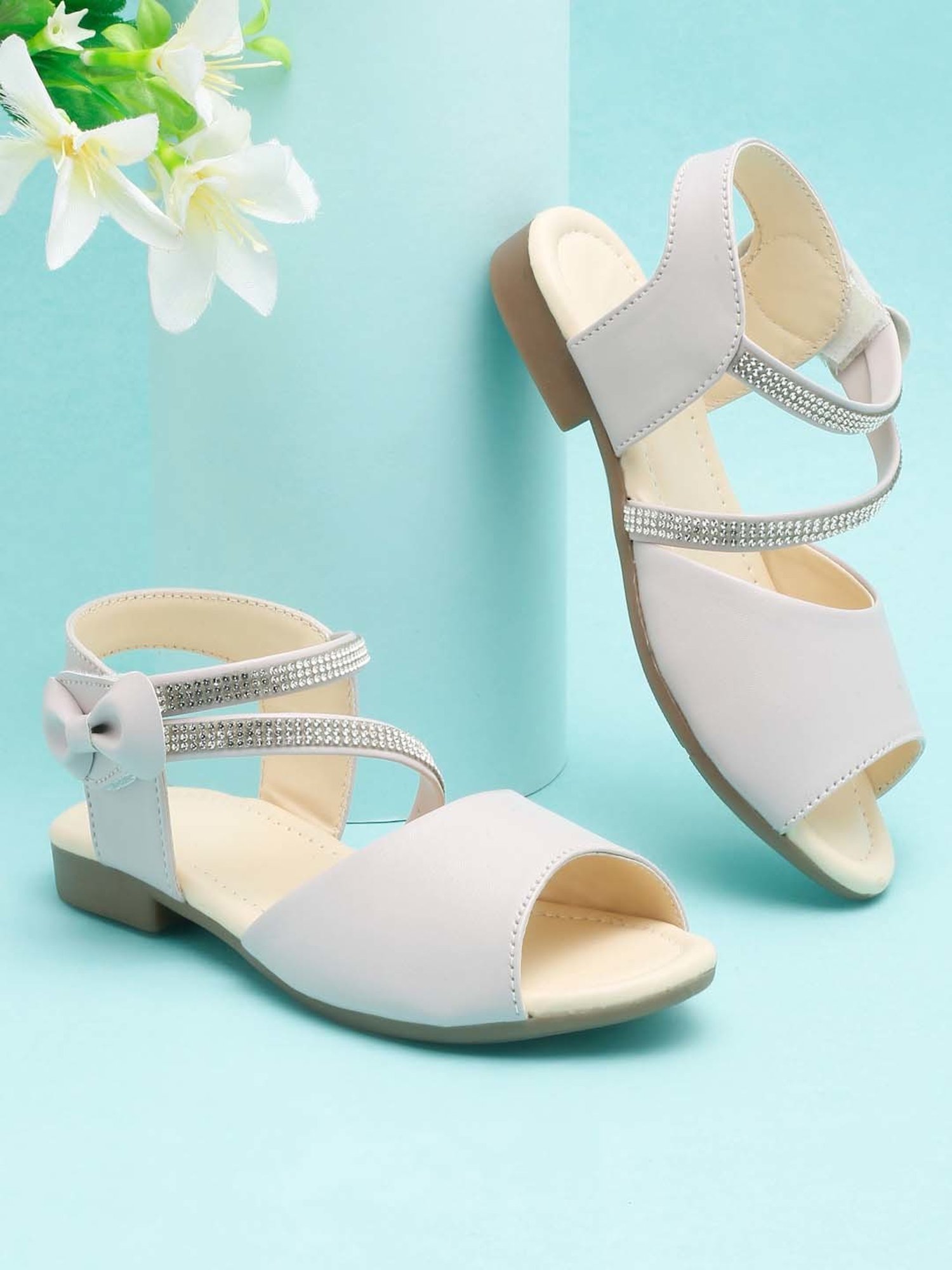 Tiny Bugs Kids Off-White Casual Sandals