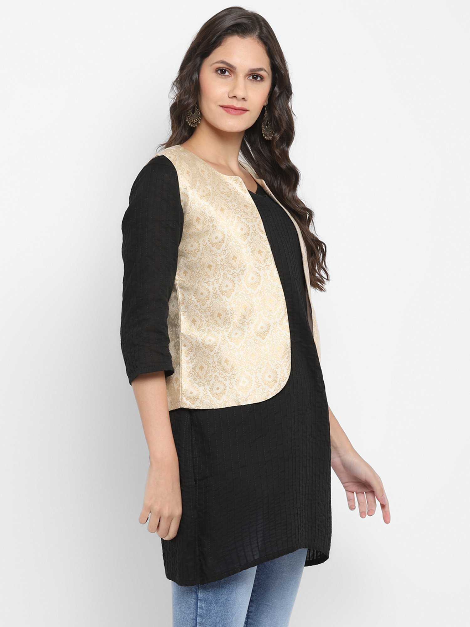 Hangup Beige Jacquard Pattern Shrug