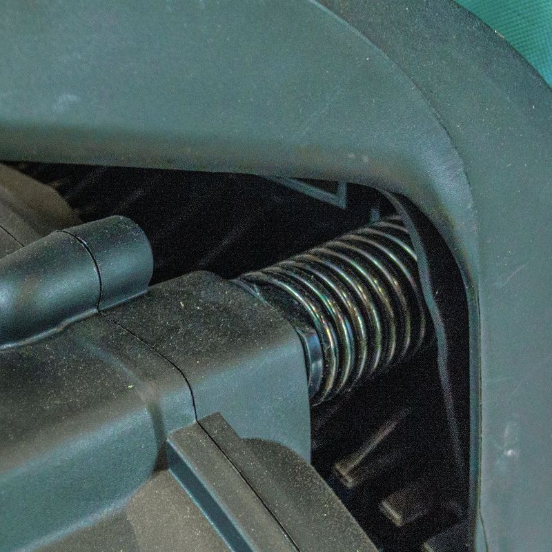 Black & Decker BV6000 12 Amp High Performance Two Speed Handheld Electric Mulcher Blower Vac