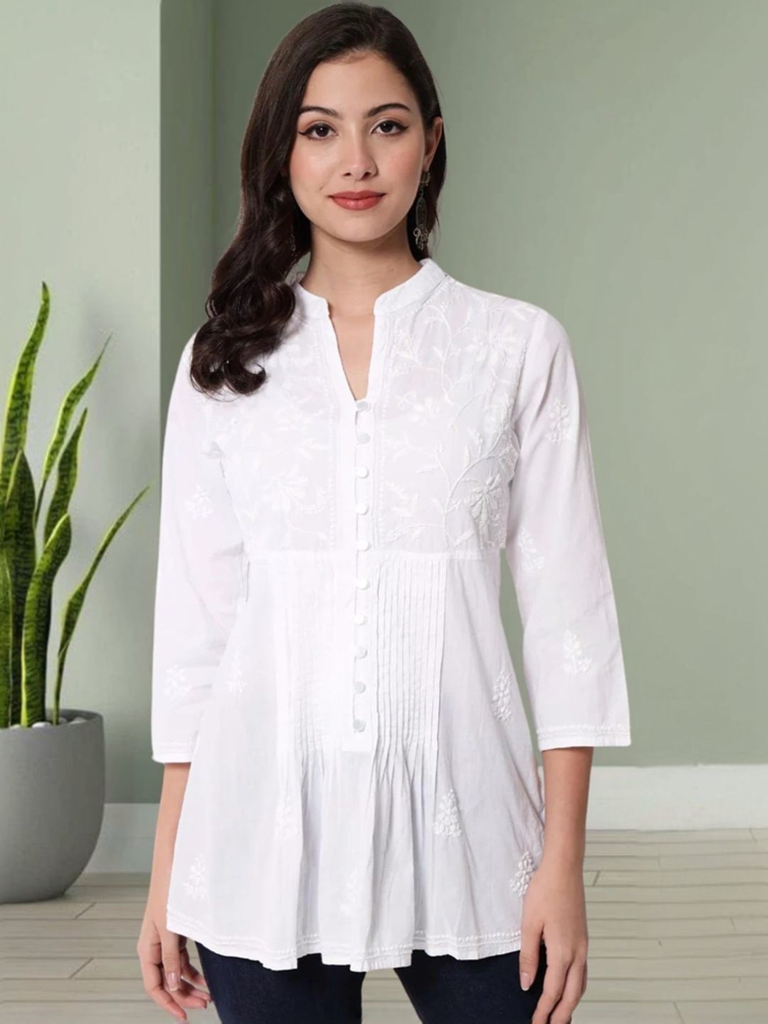 PARAMOUNT CHIKAN White Cotton Hand Embroidered Chikankari A Line Kurti