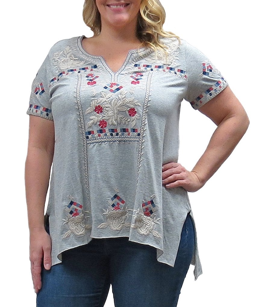 Karyn Seo Plus Size Aura Notch Collar Floral Embroidered Short Sleeve Split Hem Tunic Top