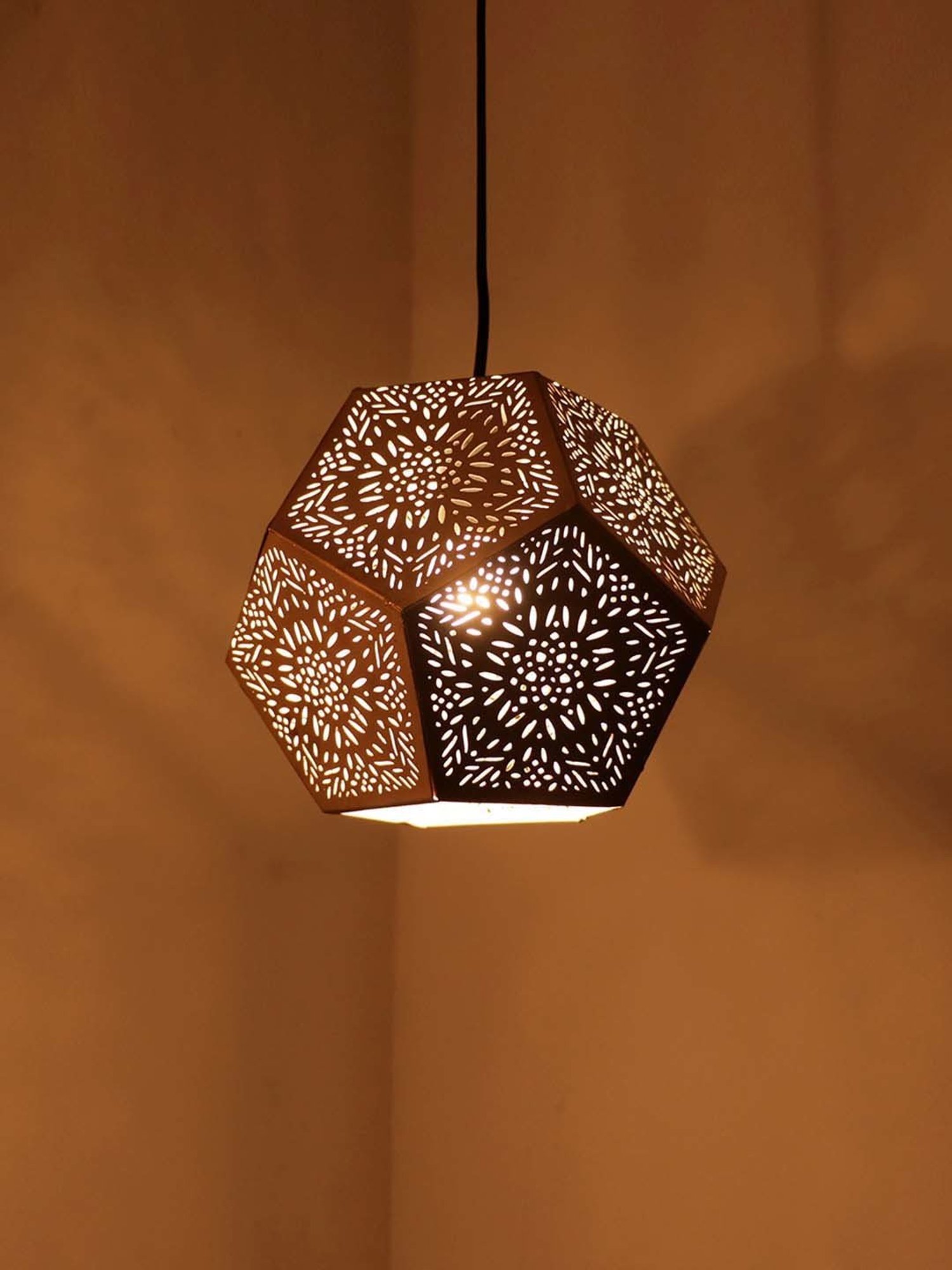 ExclusiveLane 'Moroccan Geometry' Matte Gold Iron Hand-Etched Pendant Lamp - Set of 1