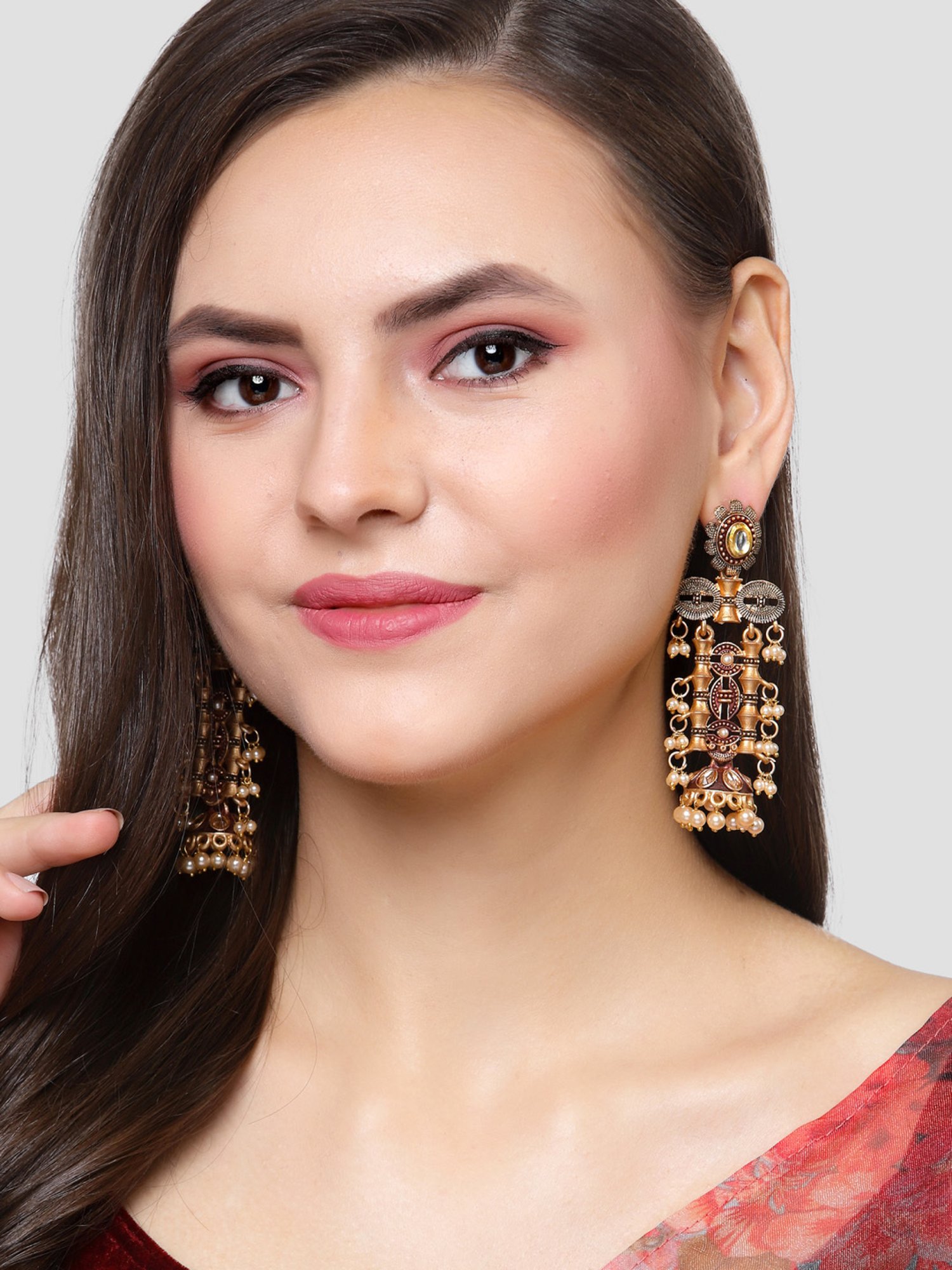 Karatcart Antique Gold-Plated Maroon Kundan Jhumki Earrings for Women