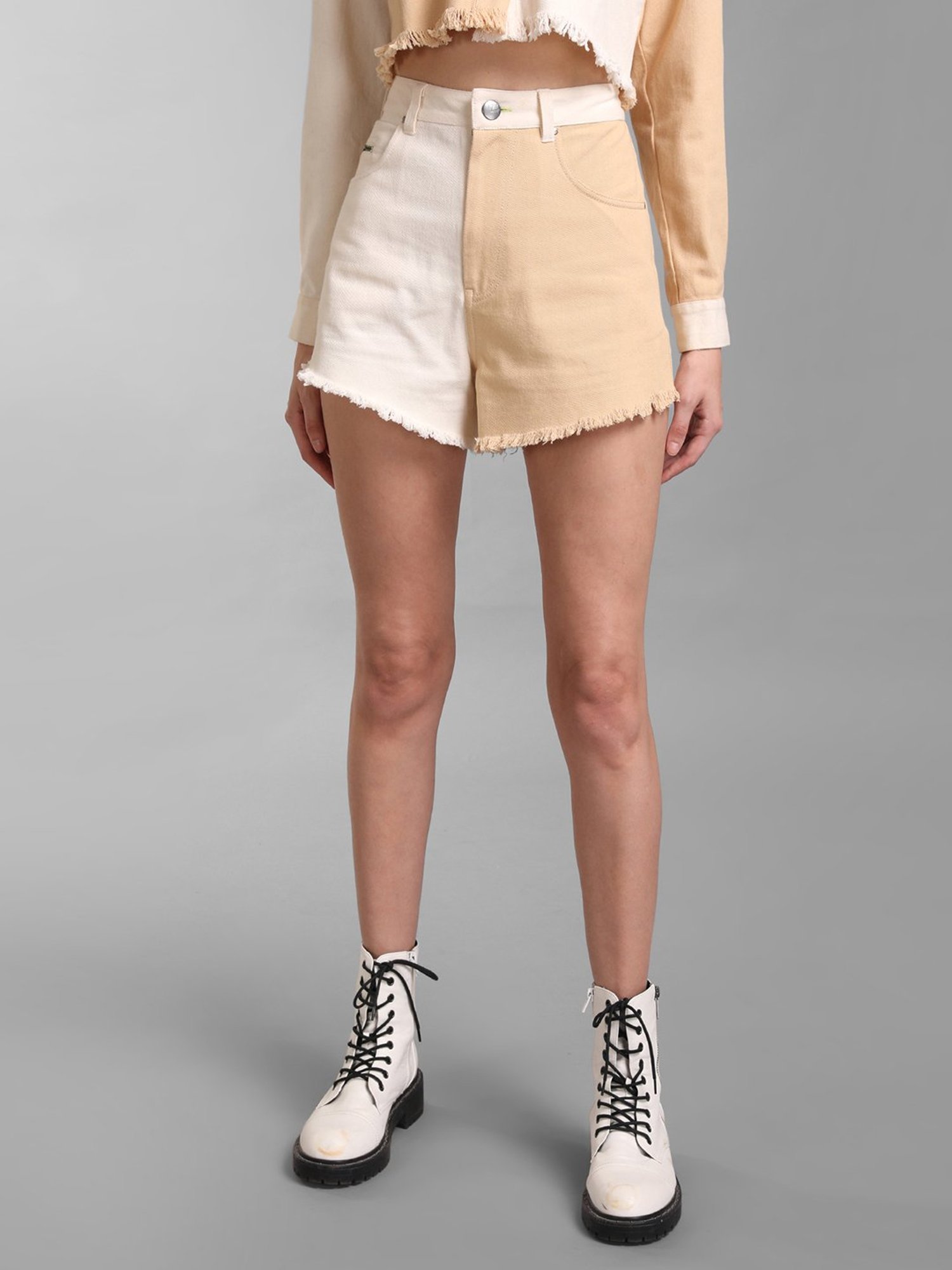 KZ07 by Kazo Off White & Beige Color-Block Denim Shorts