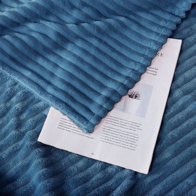 1 Pc Queen Faux Fur Lambswool Reversible Plaid Pattern Bed Blankets Purple  - PiccoCasa