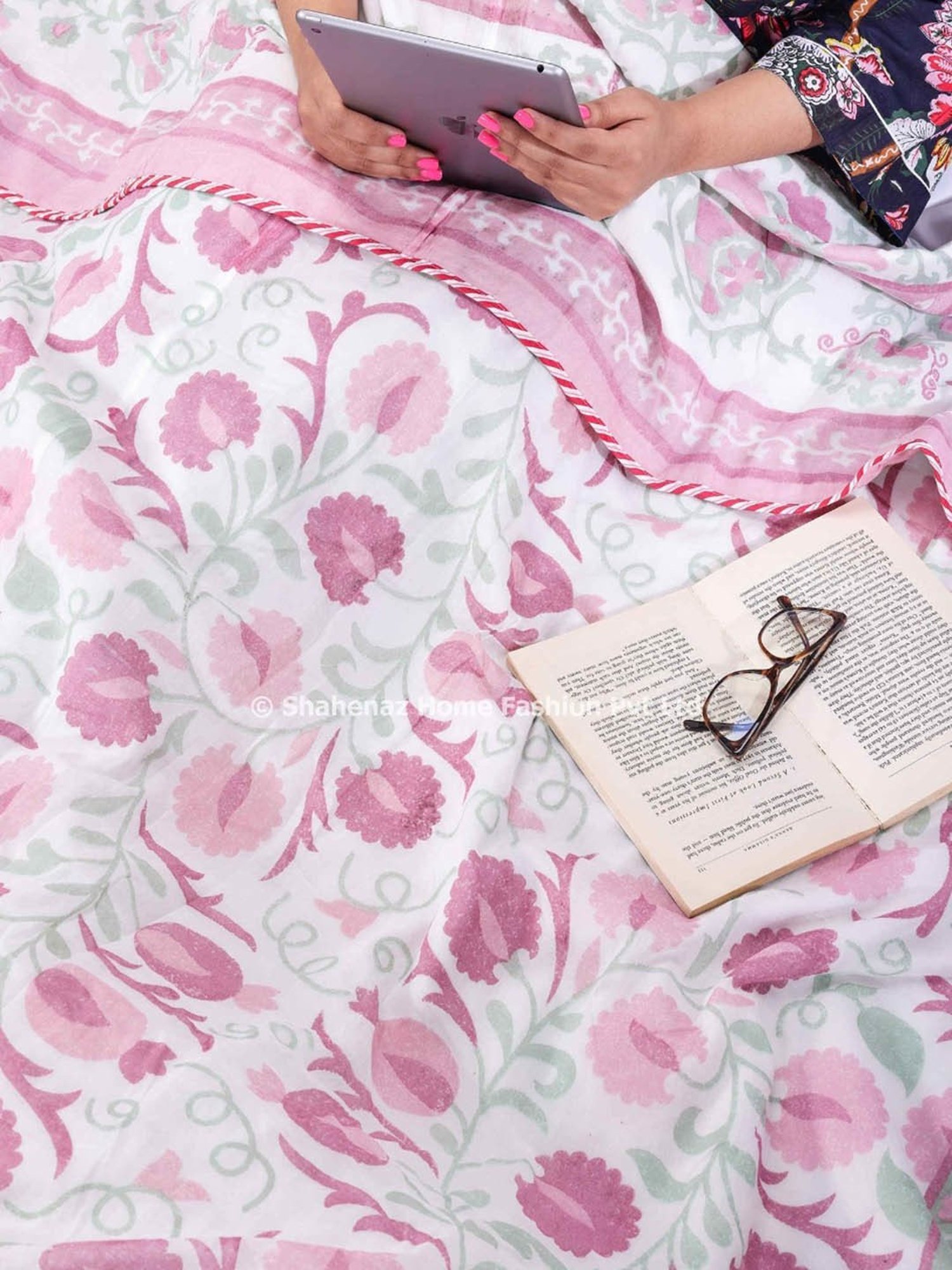 Shahenaz Daffodile Floral Pink Cotton Double Reversible Dohar