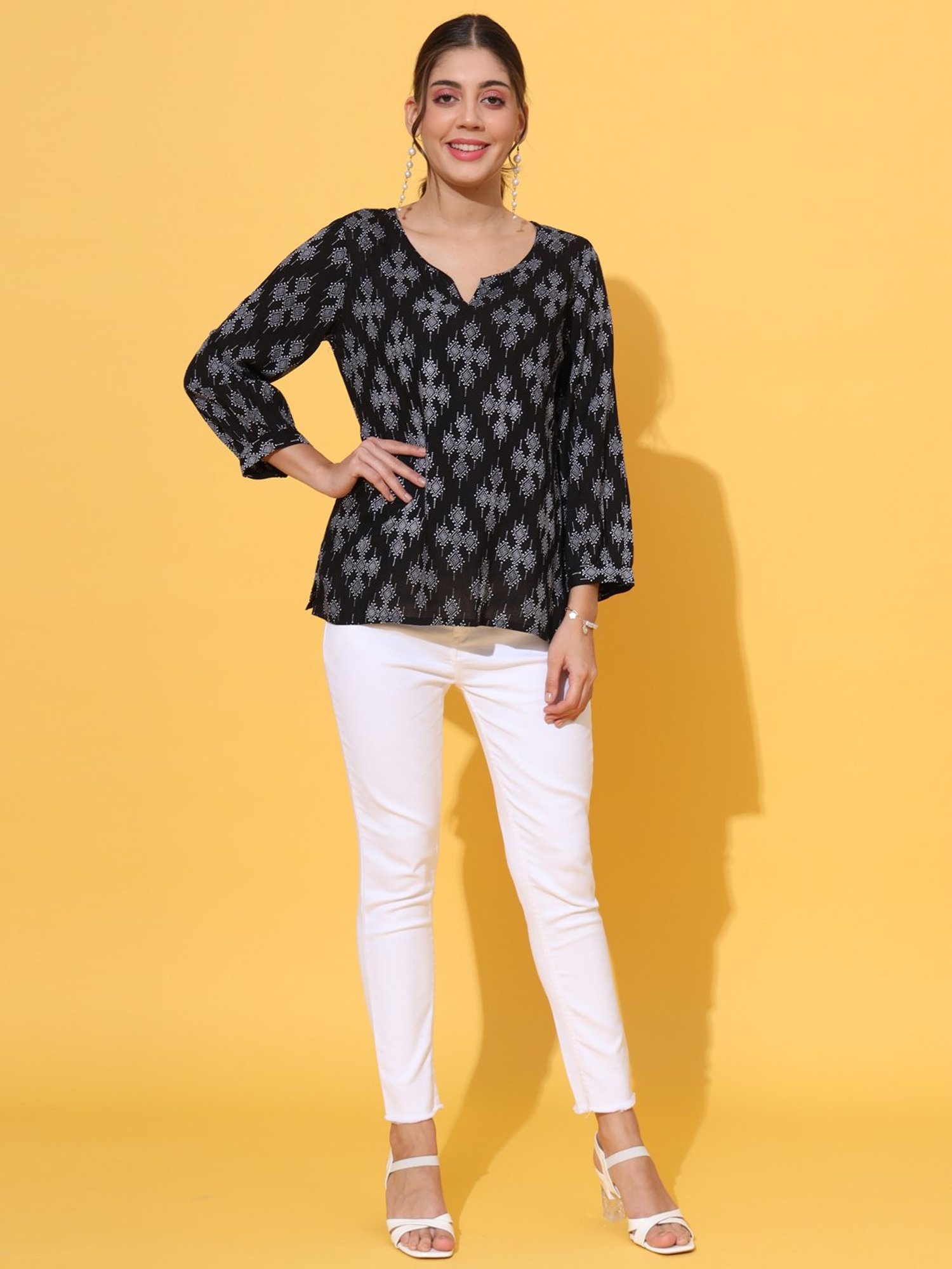 DECKEDUP Black Printed Top
