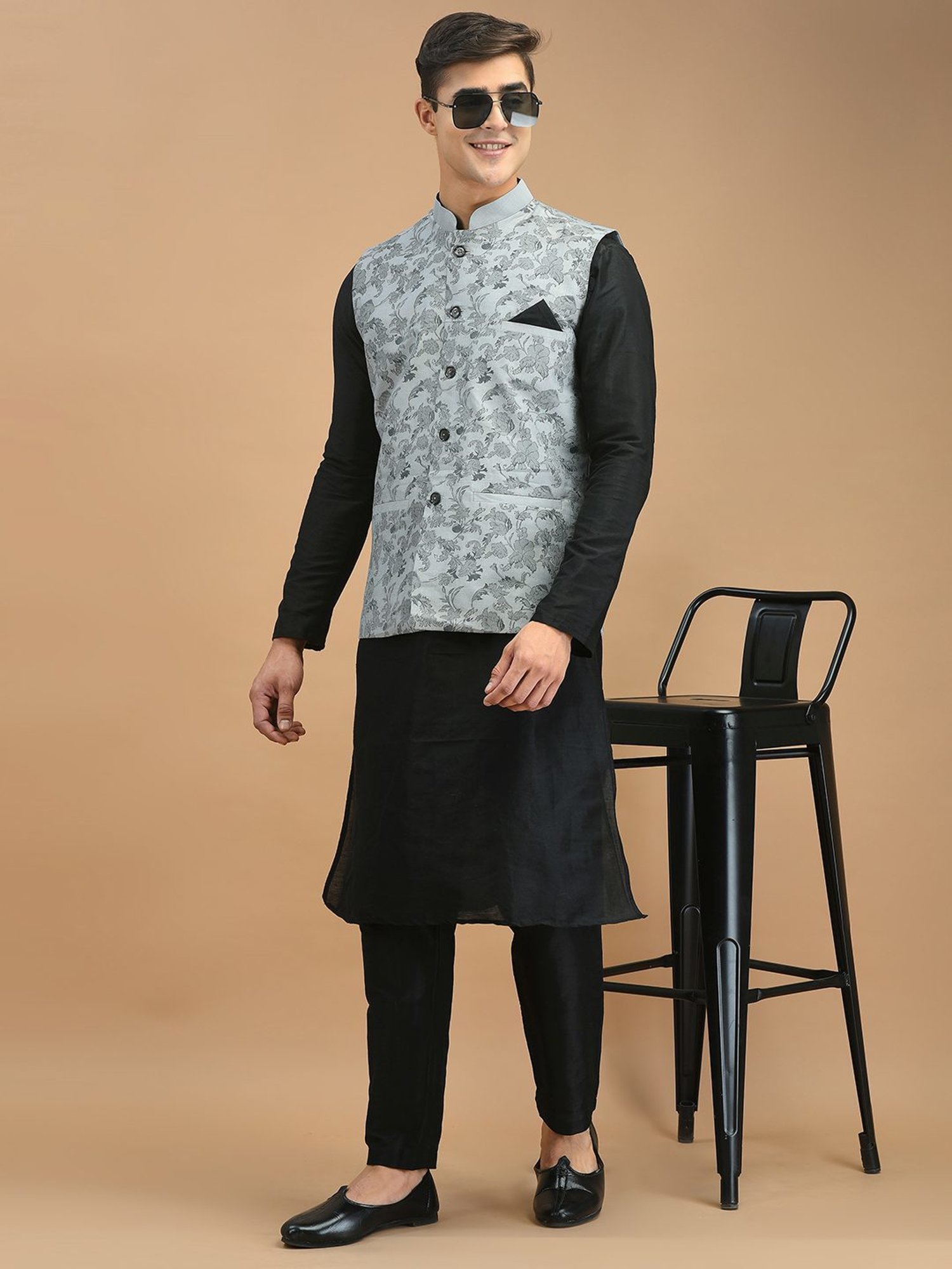 Deyann Silver & Black Regular Fit Printed Kurta Set With Jacket