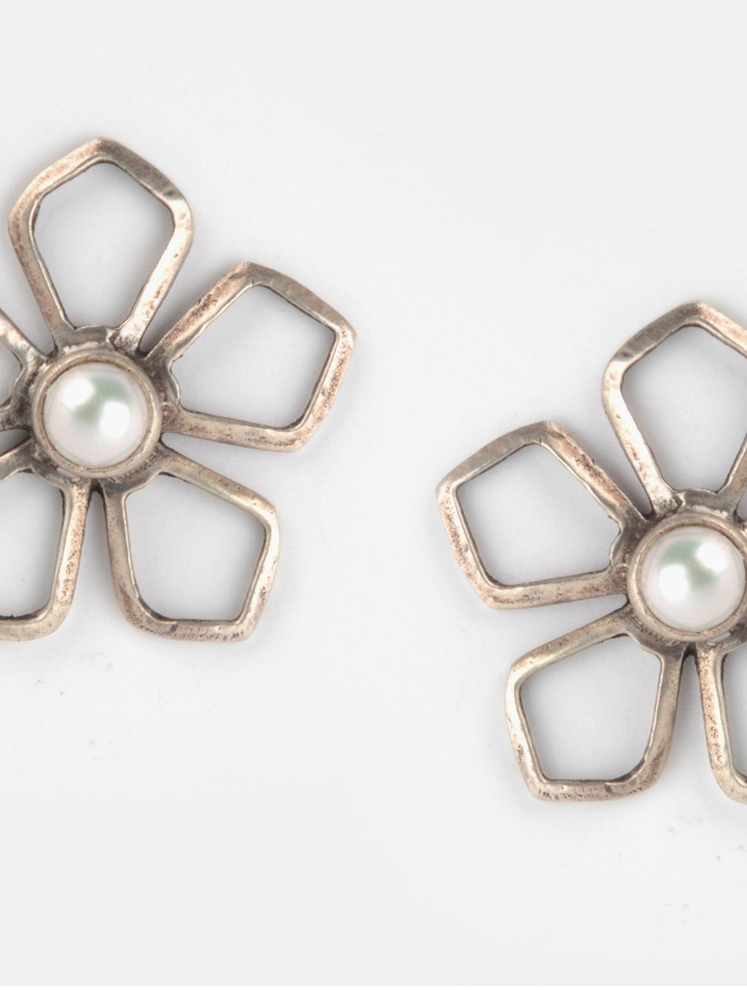 Shaya 92.5 Sterling Silver Gita G Earrings for Women