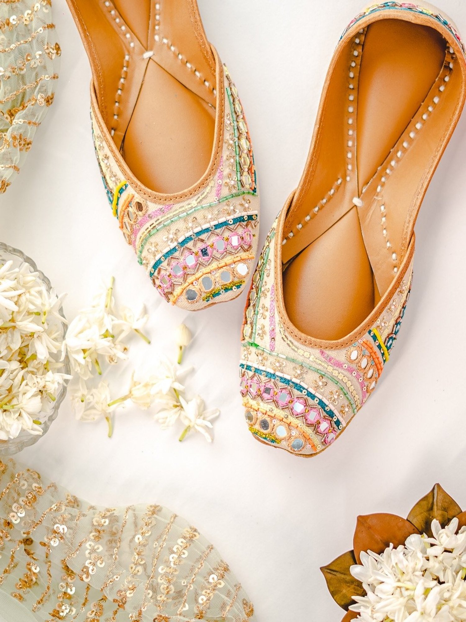 NR by Nidhi Rathi Women's Mulitcolored Ethnic Juttis