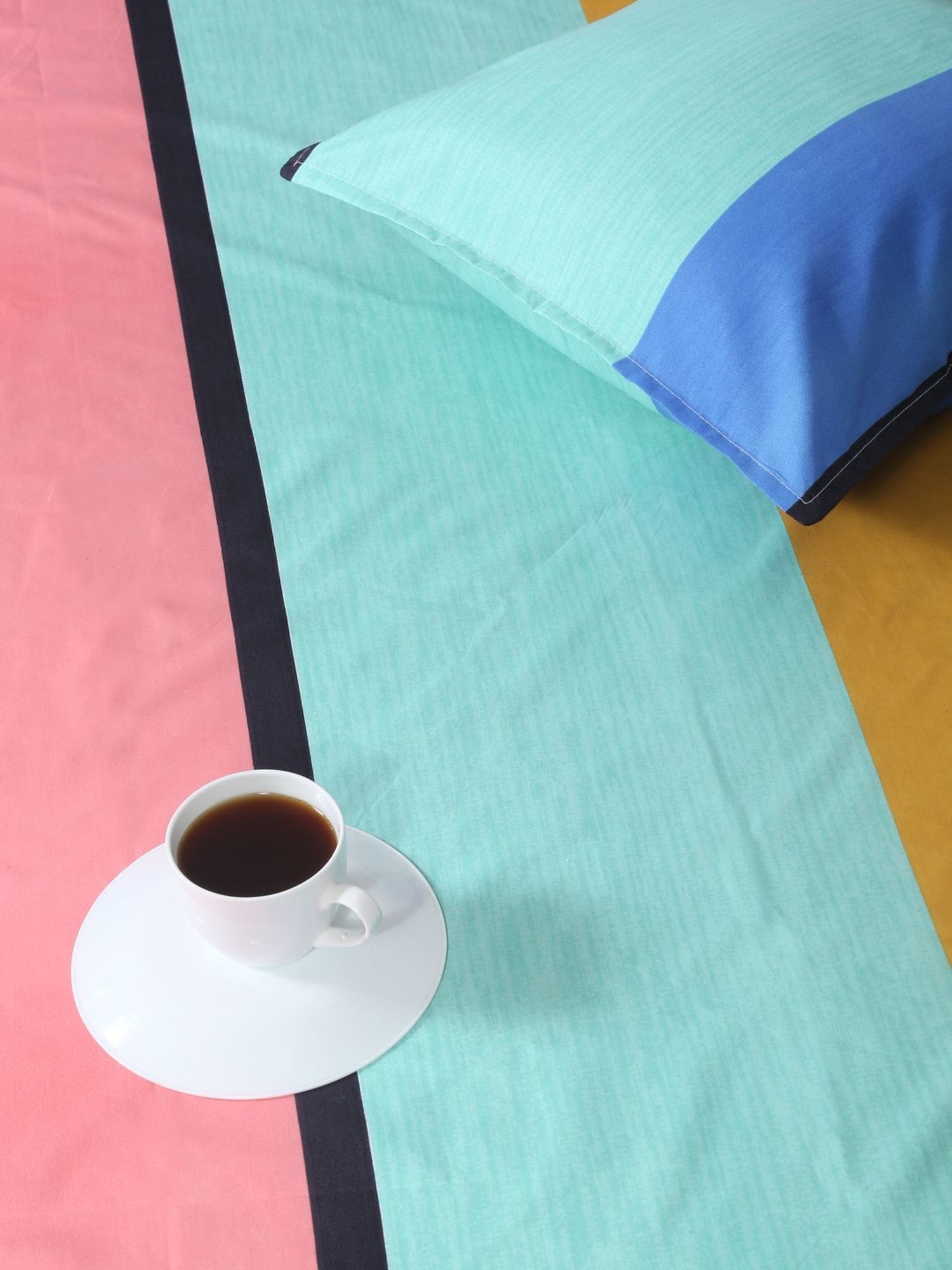 Klotthe Stripes Multicolor 210 TC Cotton Blend King Size Bed Sheet with 2 Pillow Covers