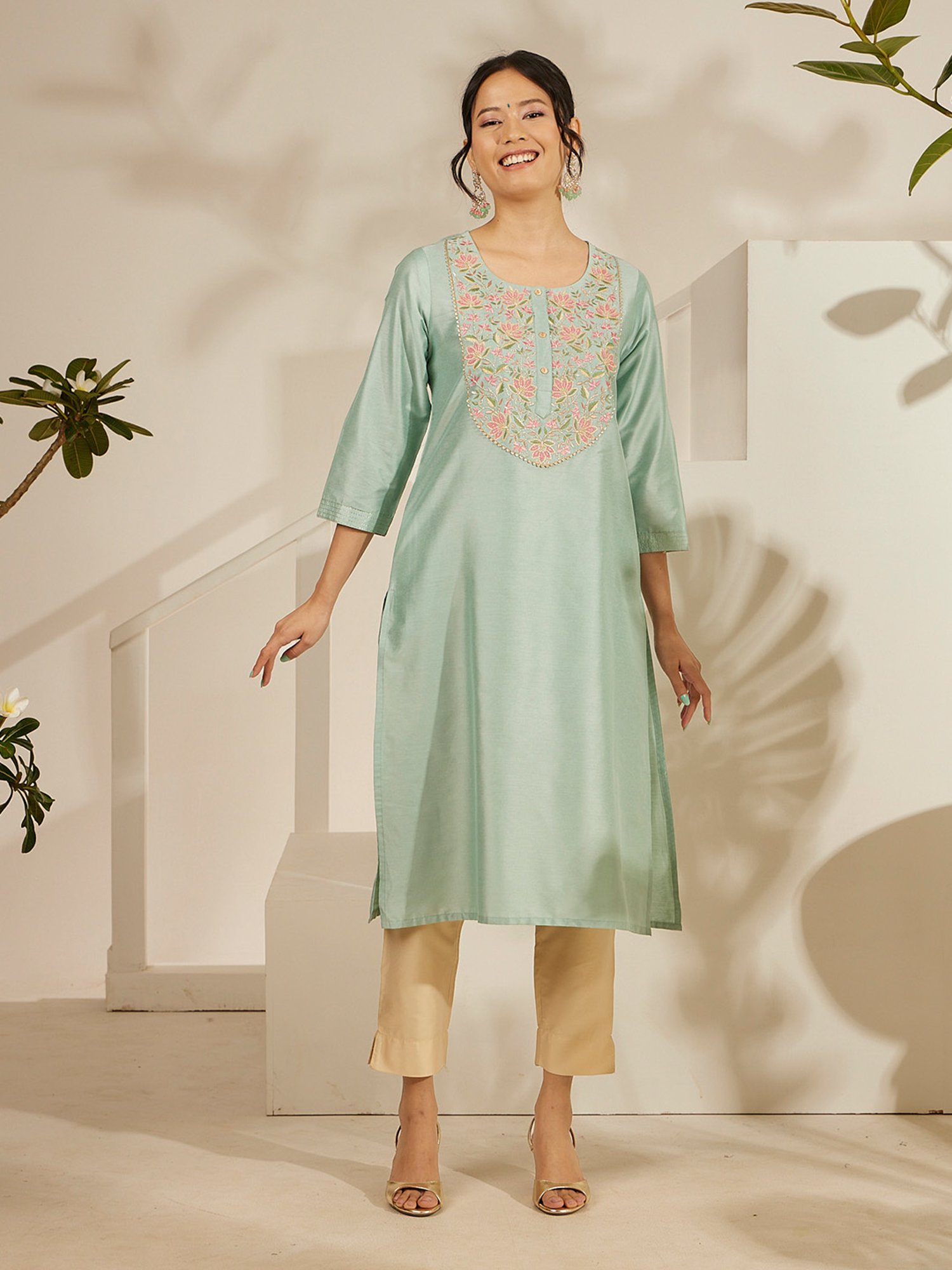 Daali Aqua Viscose Round Neck 3/4 Sleeves Blooming Mood Kurta with Two Pockets