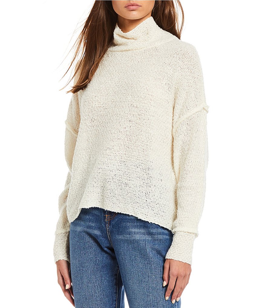 GB Round Neck Fuzzy Eyelash Sweater